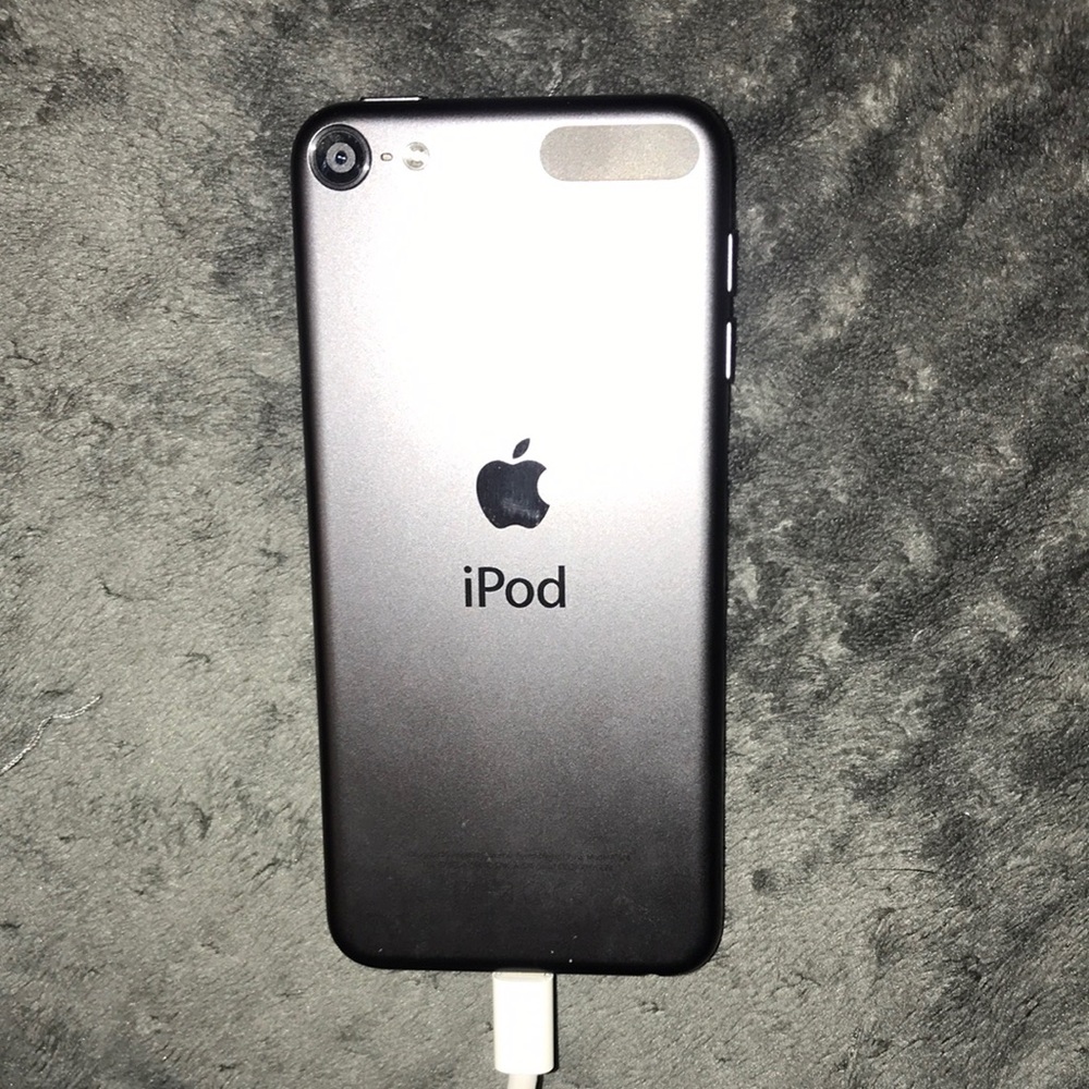 iPod touch 32GB Gray 6th gen